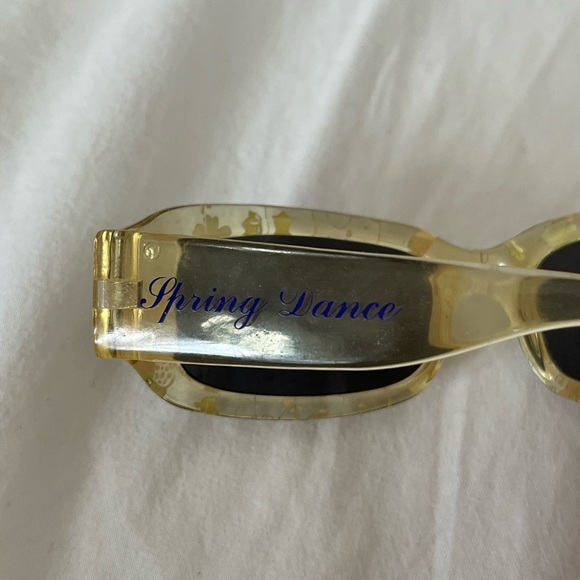 Disney Kids Yellow Sunglasses - Picture 4 of 7